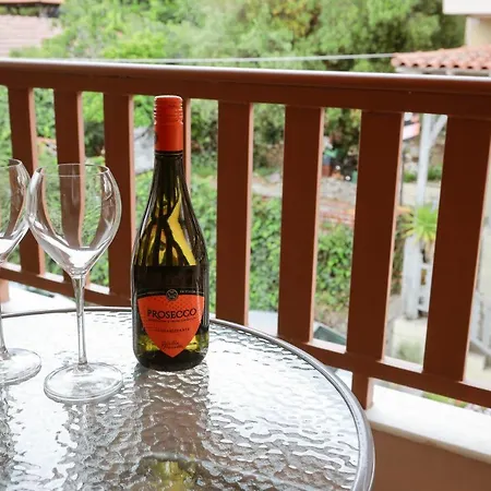 Ioanna Neos Marmaras