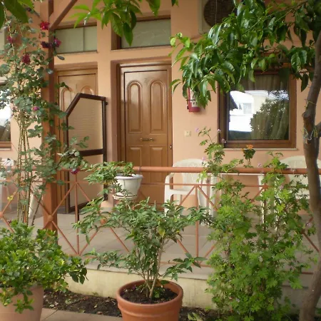 Ioanna * Néos Marmarás